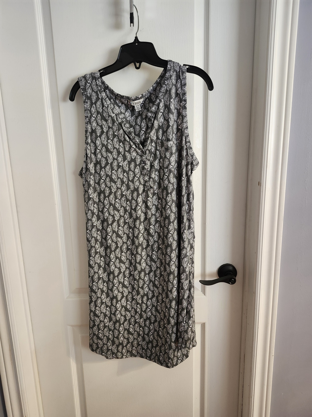 Sleeveless Gray Leaf Print Tunic Dress